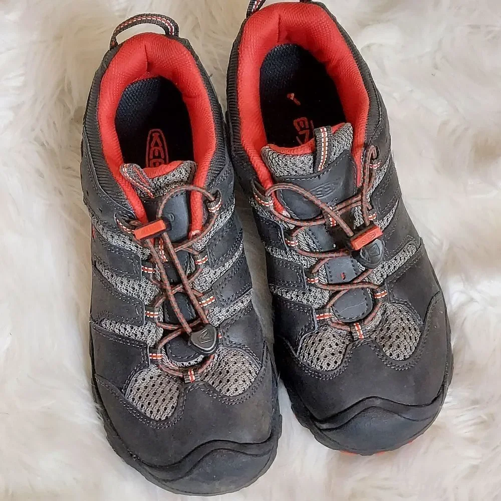 Keen Womens Black And Red Hiking Sneakers‎ Sz.6